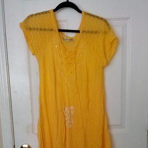 yellow dress